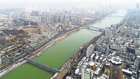 蘭州迎來(lái)新年首場(chǎng)降雪