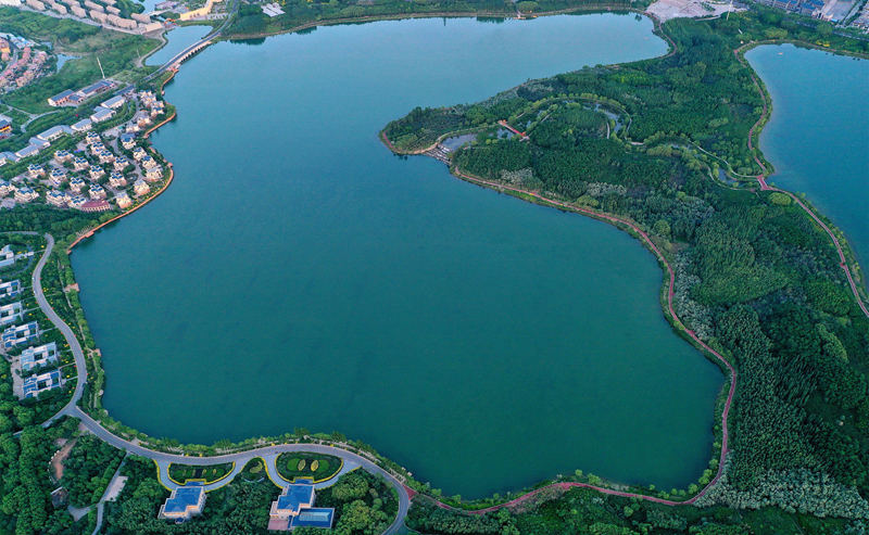 【飛閱甘肅】張掖蘆水灣：湖水湛藍(lán)景怡人