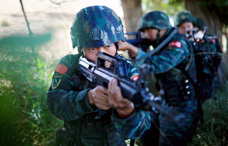 甘肅武警：不畏酷暑礪精兵（組圖）