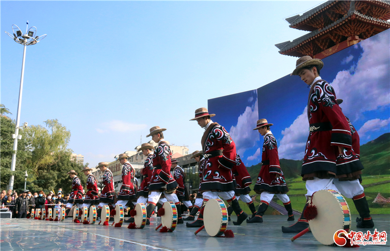 “石榴杯”甘肅省民族團結(jié)進步創(chuàng)建“一廊一區(qū)一帶”行動文藝巡演在蘭收官