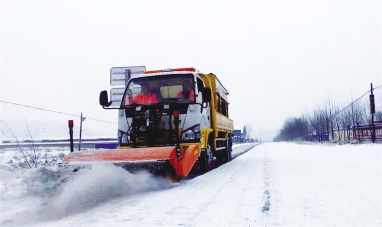 受降雪影響甘肅省部分高速路段臨時(shí)交通管制