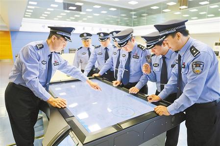 致敬！人民警察