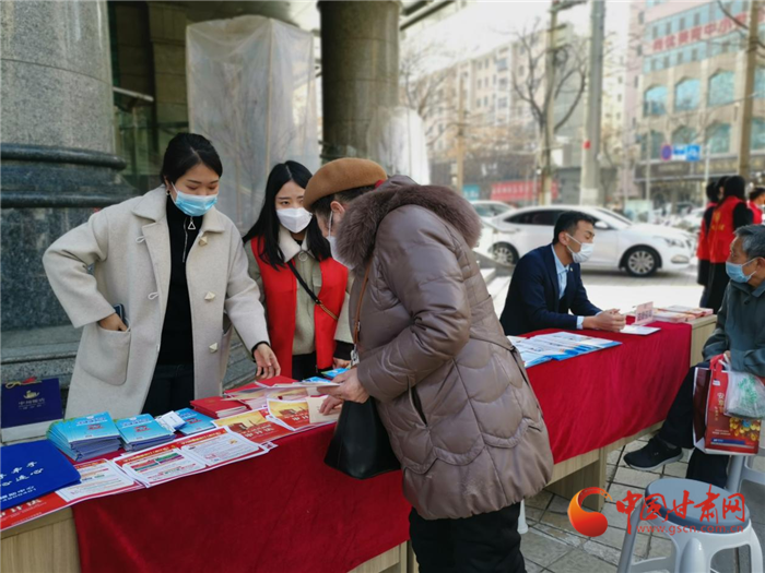 蘭州市張家園社區(qū)：志愿服務學雷鋒 普法教育進社區(qū)